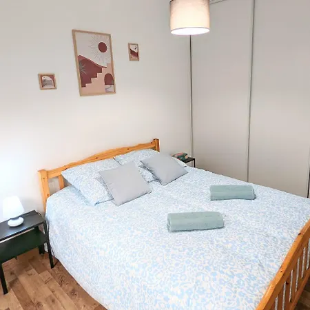 Joli T2 Proche Gare, Thermes, Parking Gratuit